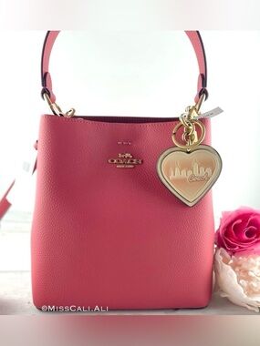 NWT COACH JENNIFER LOPEZ Keyring Charm + Small Town Bucket Crossbody Bag Set